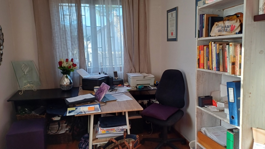  Bedroom Property for Sale in Bodorp Western Cape